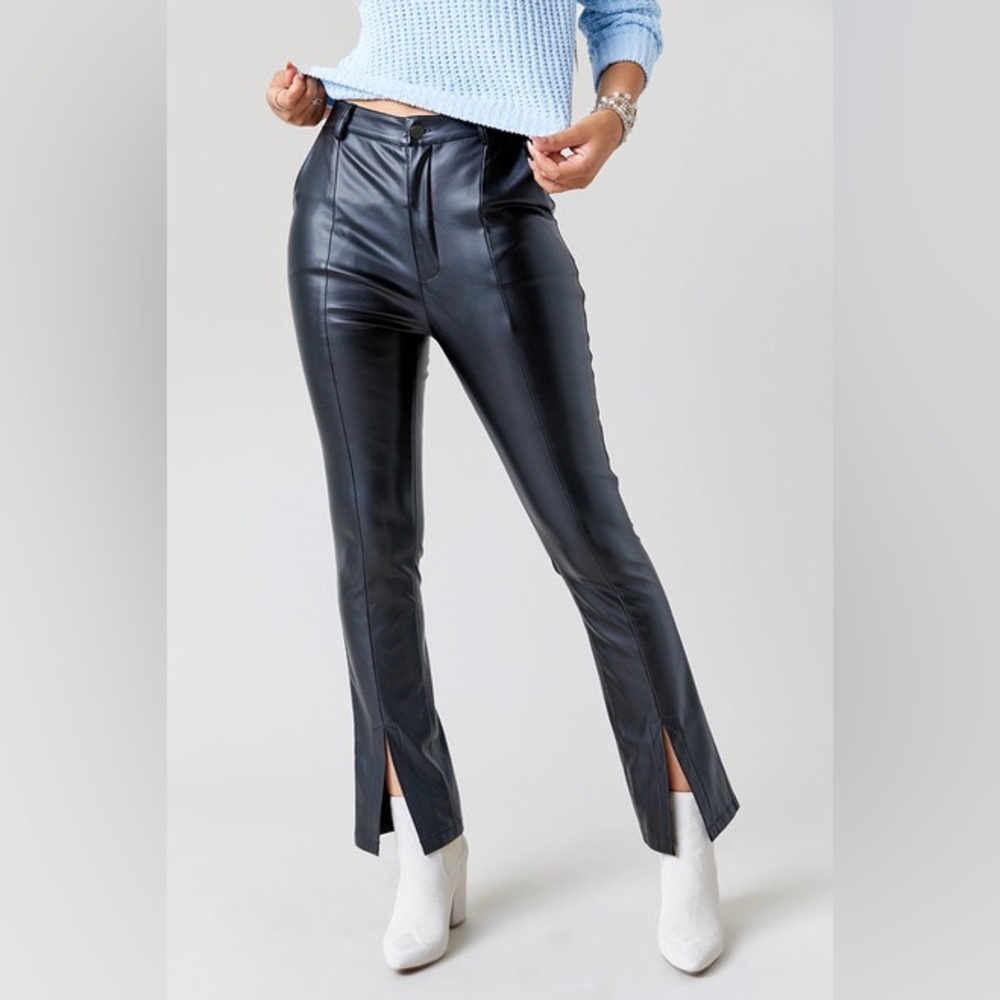 Francesca’s Women’s Flared Pants Size M
